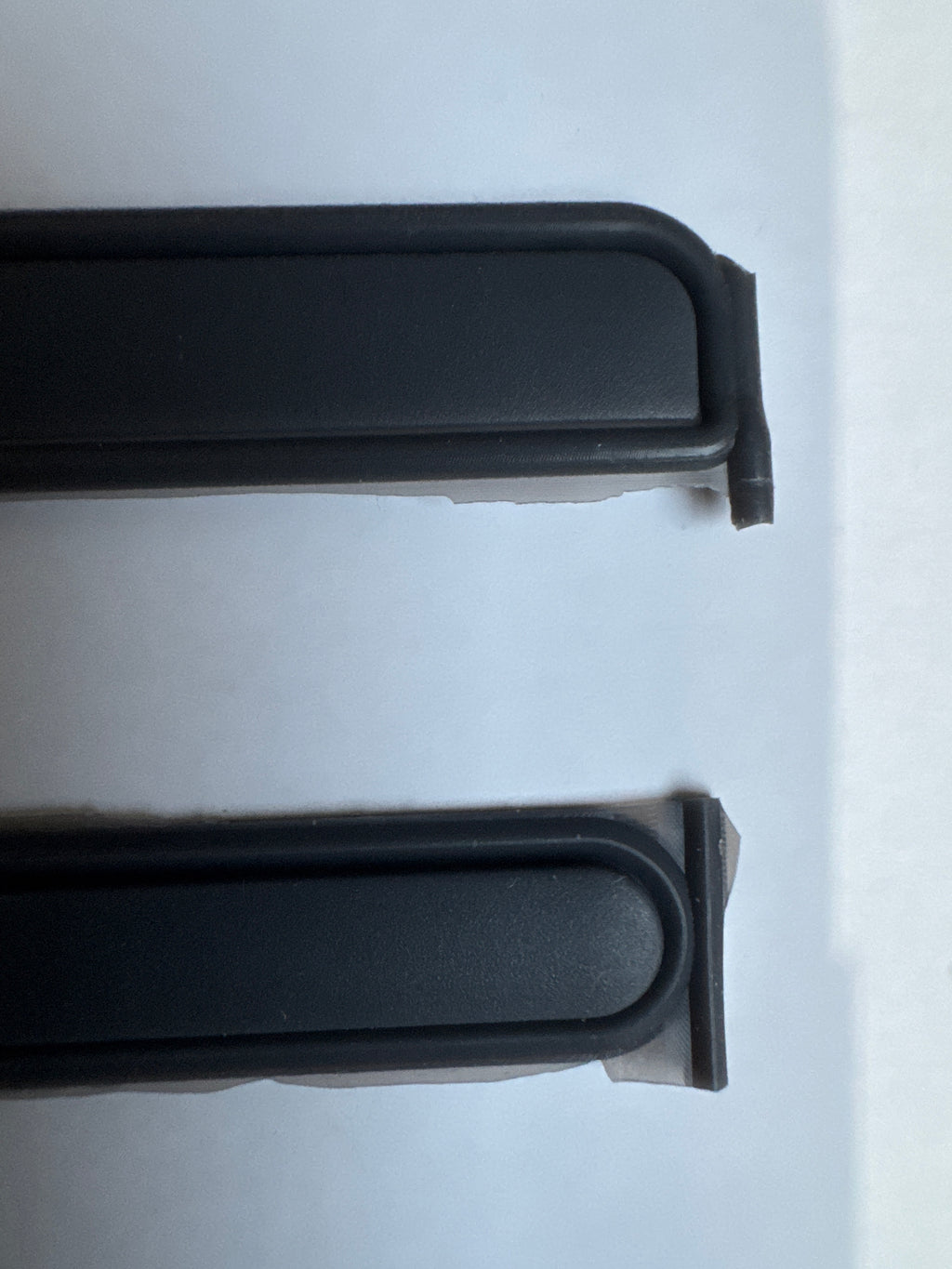 2x Bottom Rubber Feet Strips For Dell Latitude 7410 271mm 1xSet