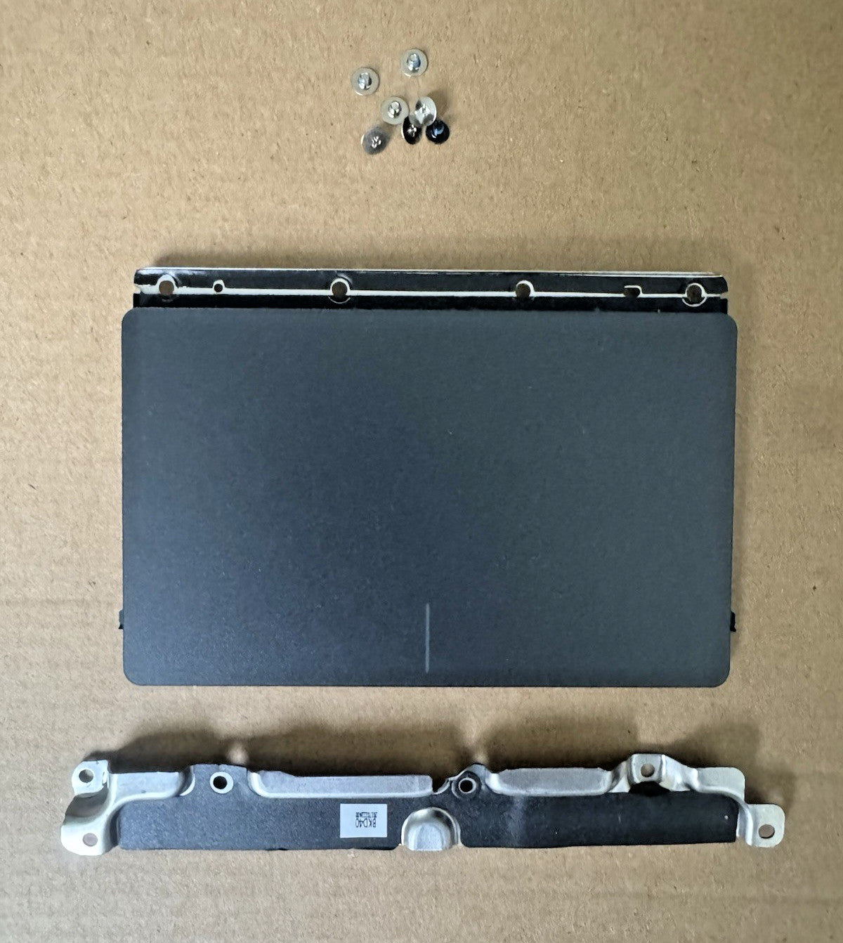 Dell Vostro 14 5468 P75G Touchpad Trackpad Board + Bracket + Screws - Refurb.