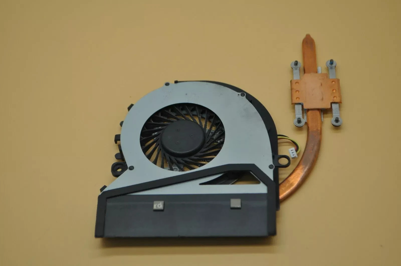 Sony VAIO SVF152 Series Intel Heatsink and Fan 3VHK9TMN010 - Refurb.