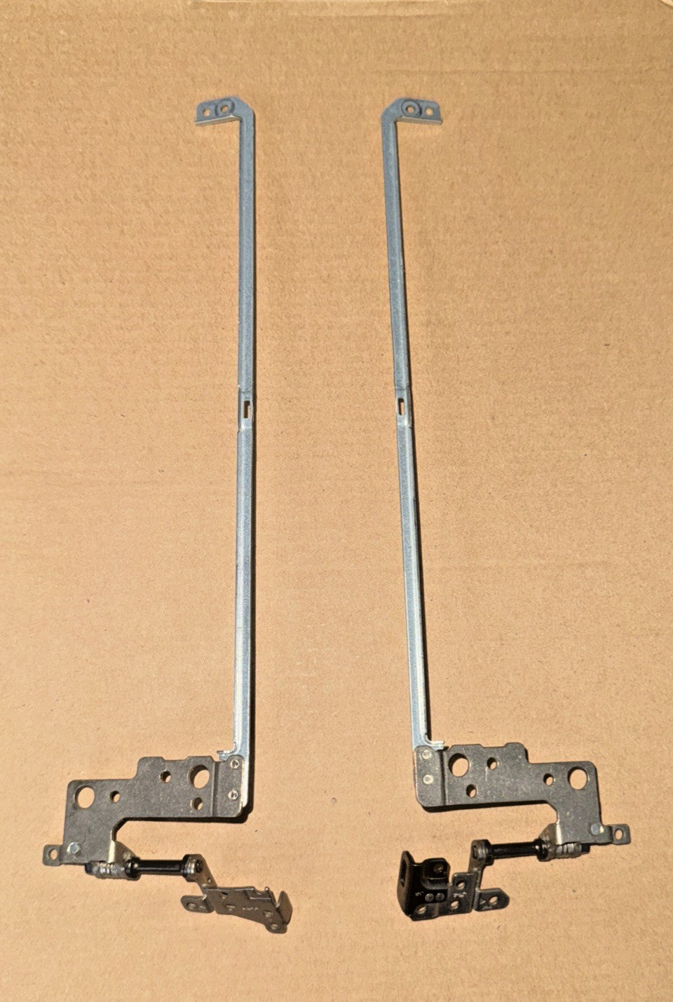 Dell Vostro (5000) 5468 Series 0RX6KP / 0WTWXW Hinges Set - Refurb.