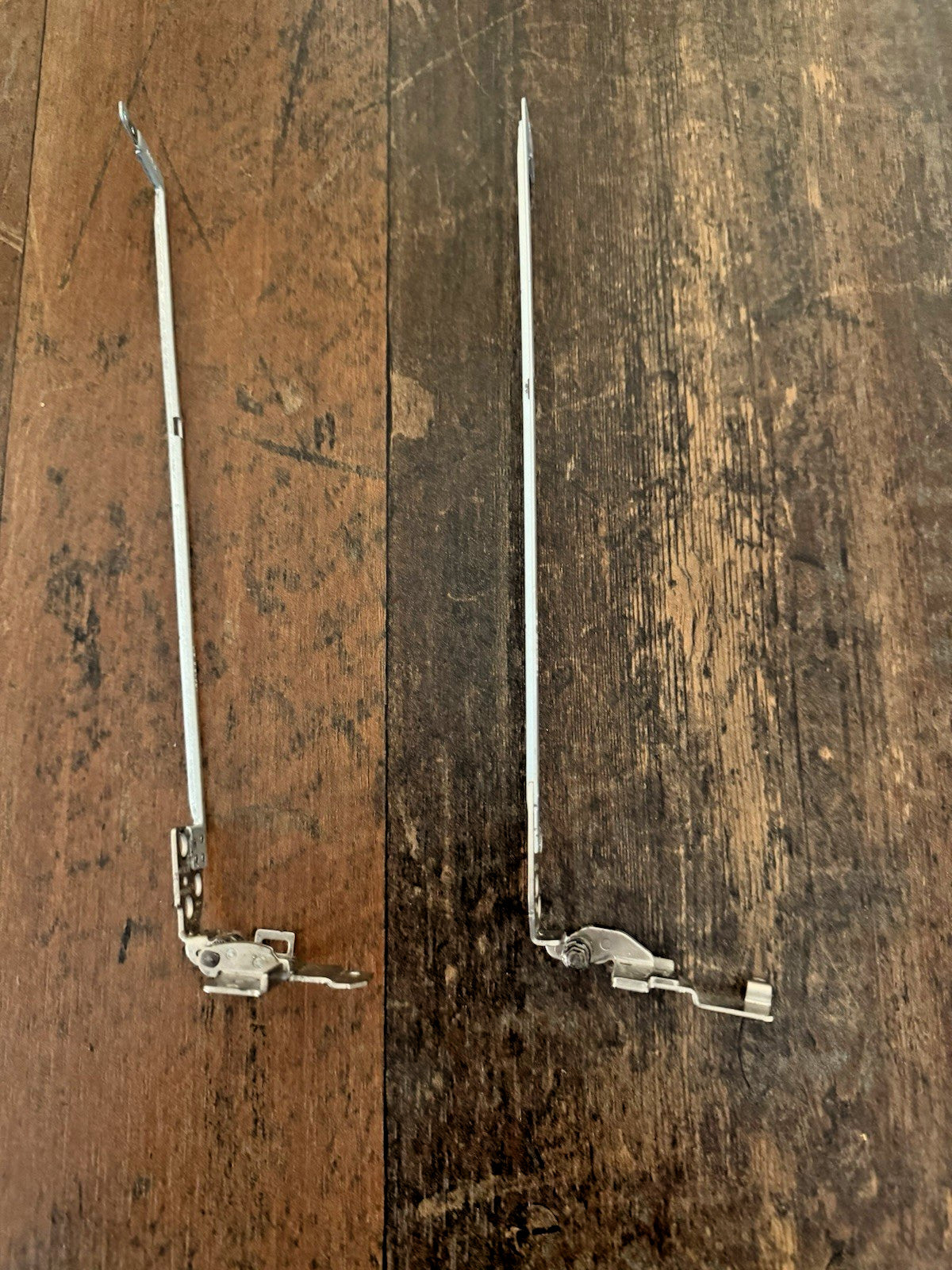 Dell Inspiron 15-3567 screen hinges full set - Refurb.